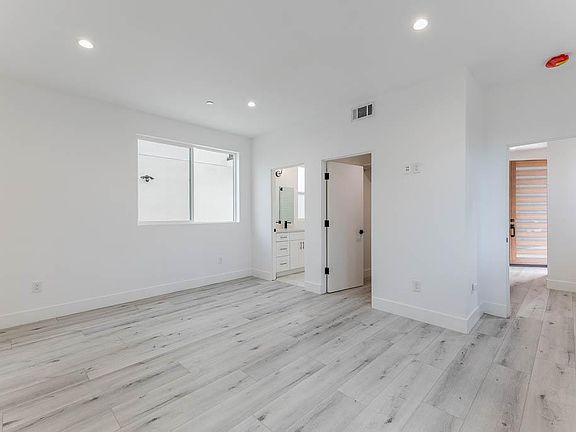 3rd image of 1238 N Beachwood Dr #5