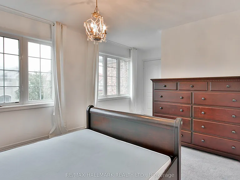 15 Briarglen Rd — Photo 28