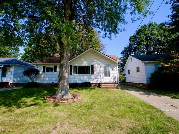 29329 Beechwood Dr, Wickliffe, OH 44092