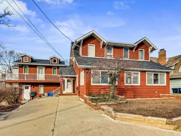 208 Lake Shore Dr, Michigan City, IN 46360