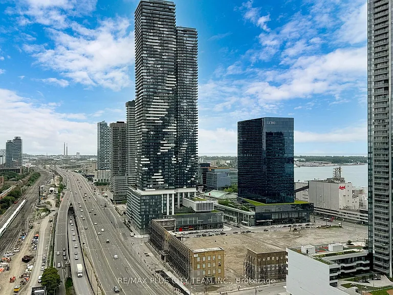 18 Yonge St #2904 — Photo 22