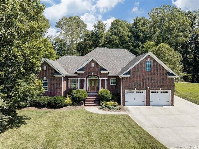 1st image of 1010 Strawberry Ln