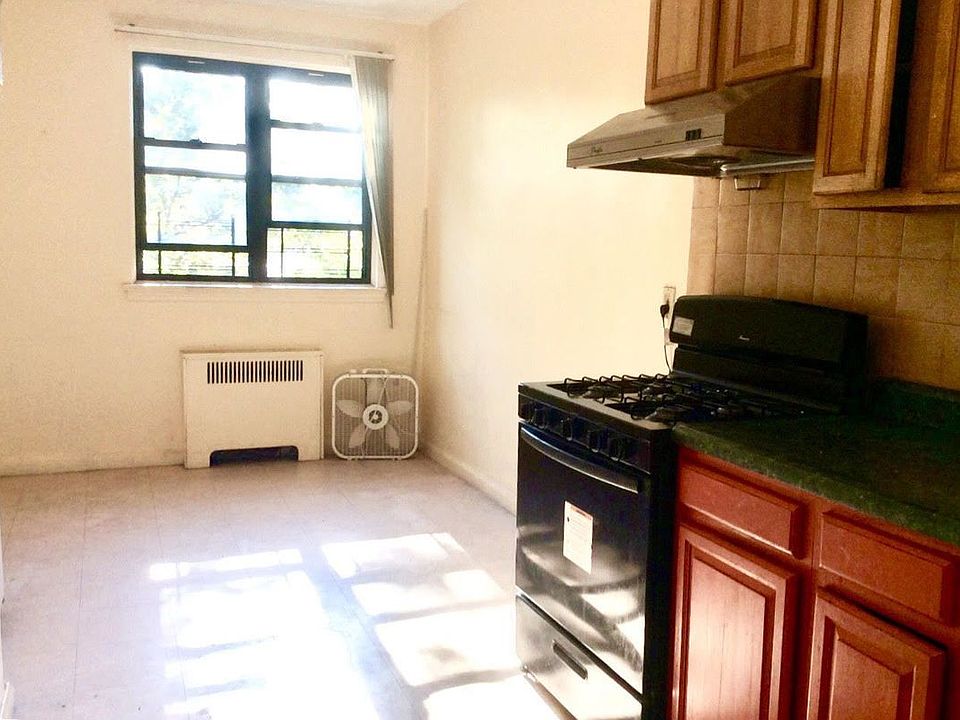 1st image of 7236 Yellowstone Blvd #3