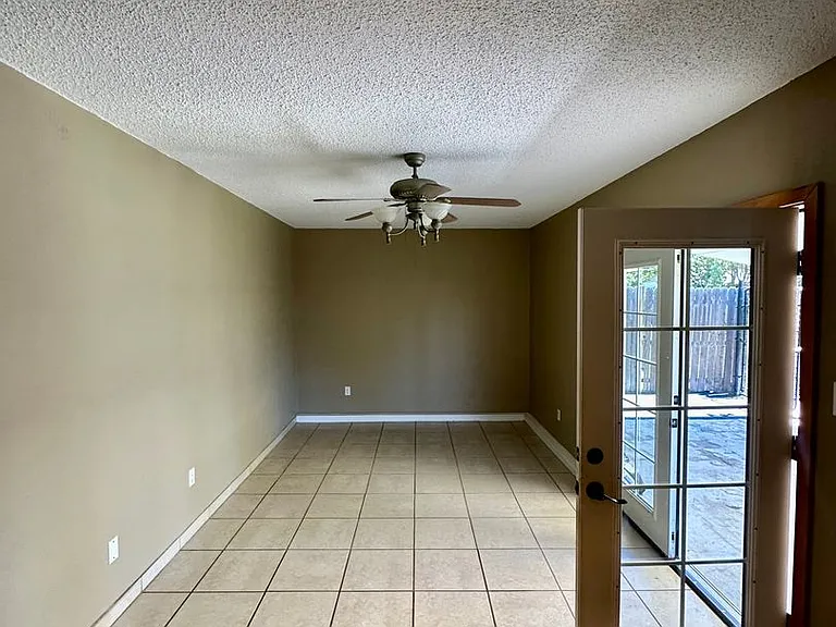 4738 Sturdivant Ave — Photo 14