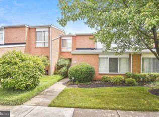 28 Lamplighter Ct, Pikesville, MD 21208