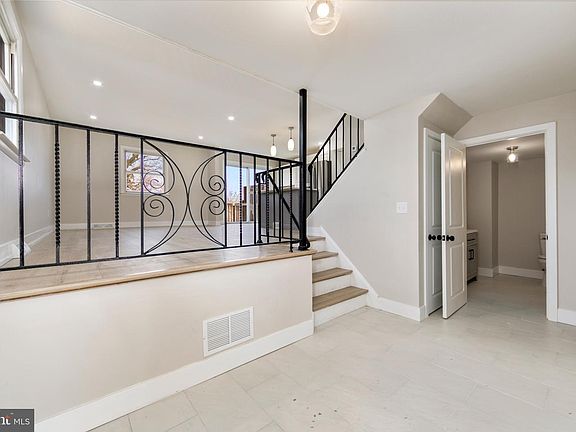 3rd image of 227 Kennedy Blvd