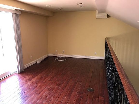 3rd image of 5937 W Willoughby Ave #5