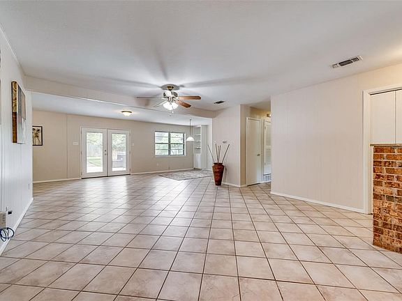 2nd image of 2109 Barton Dr