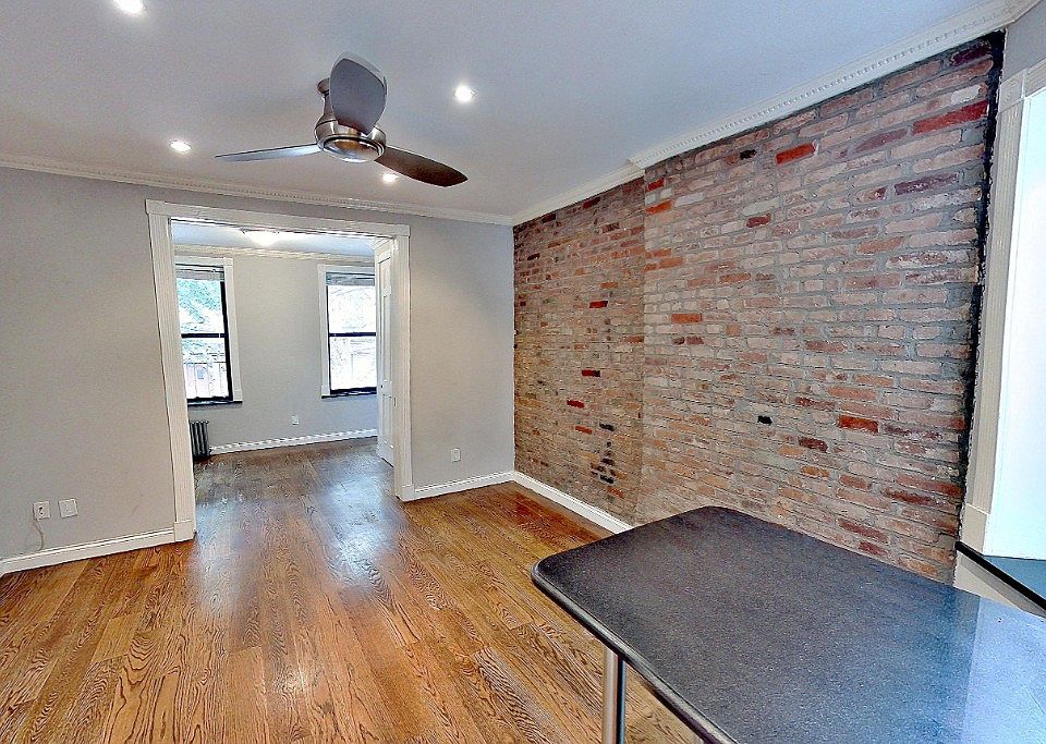 2nd image of 521 E 5th St #E2