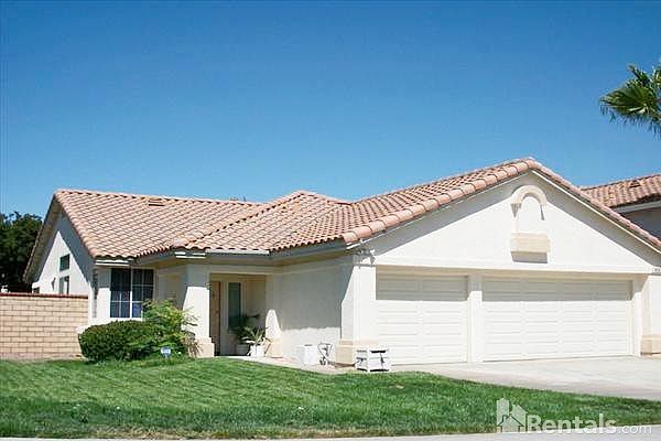 1st image of 415 Scarborough Cir