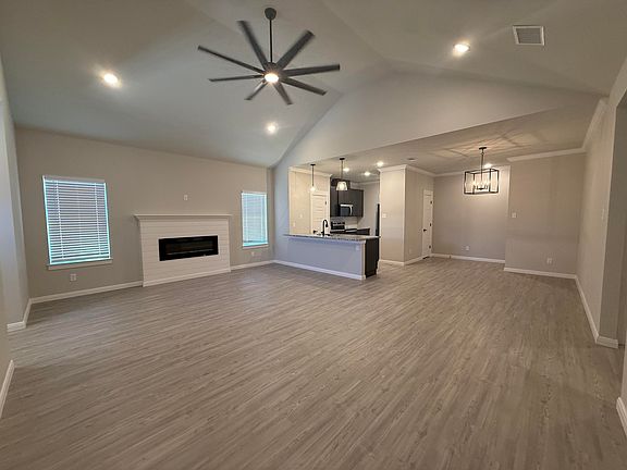 3rd image of 3126 Forest Hill Dr