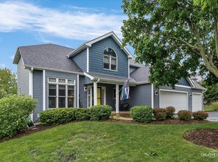 1041 Winslow Ave, Woodstock, IL 60098