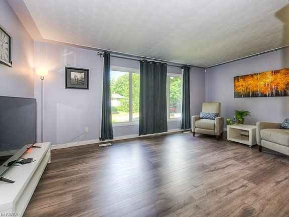 2nd image of 525 Teakwood Dr