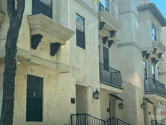 2nd image of 3110 Ross Ave #1