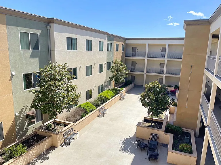 Cosmo Apartments — Photo 12