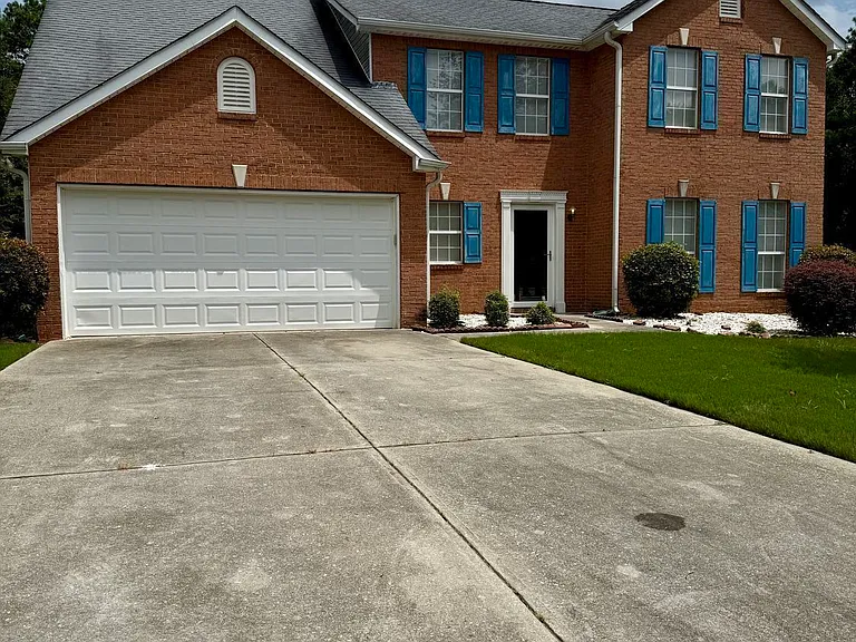 755 Tara Bnd — Photo 1