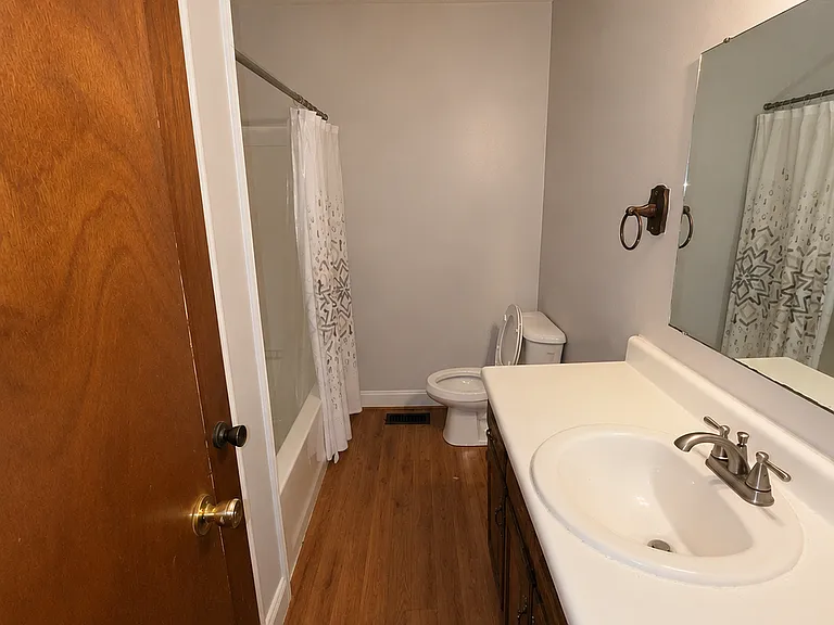 109 Armstrong St — Photo 8