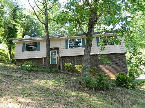 1st image of 122 Fox Hill Ct NW
