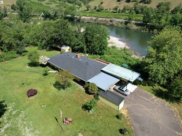 180 Ruckles Dr, Myrtle Creek, OR 97457