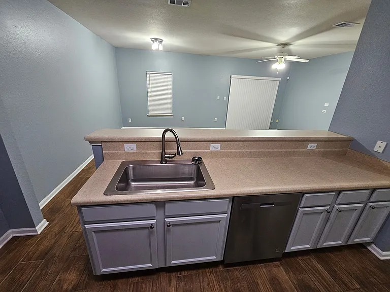 1150 Airport Rd #151 — Photo 4