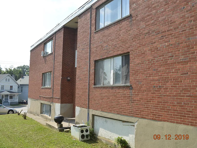 3035 Gilbert Ave — Photo 13