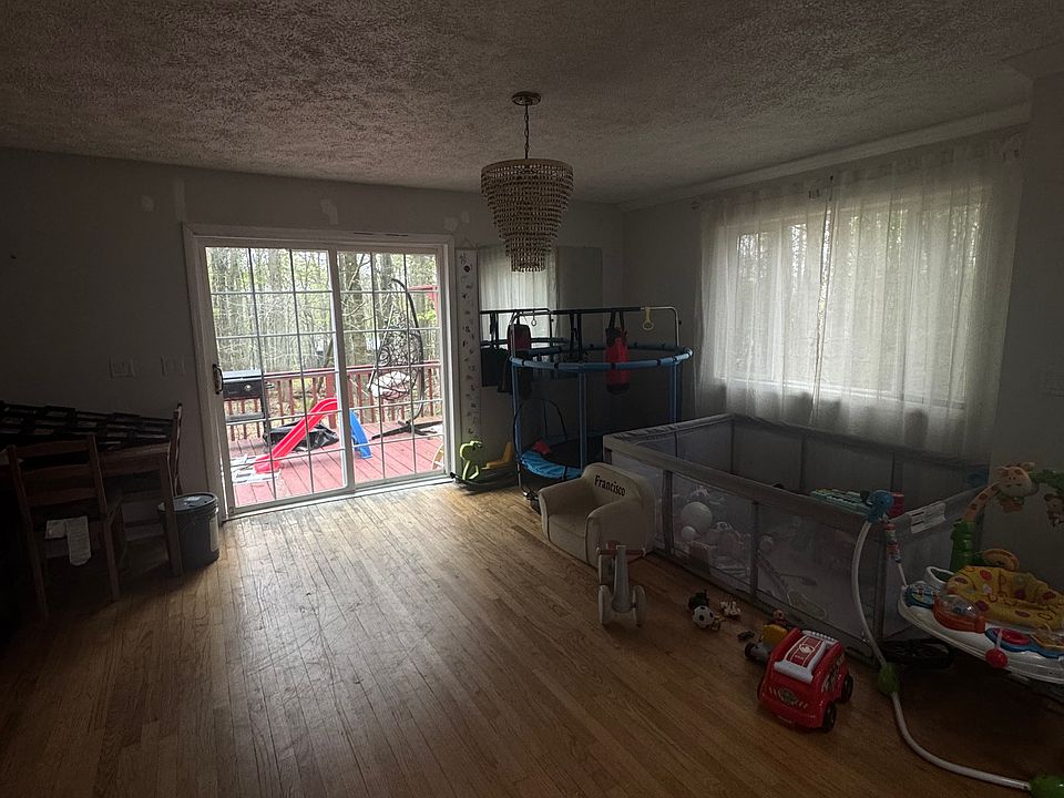 2nd image of 661 Glen Circle Dr
