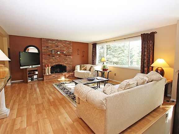 3rd image of 1137 W Bellwood Dr