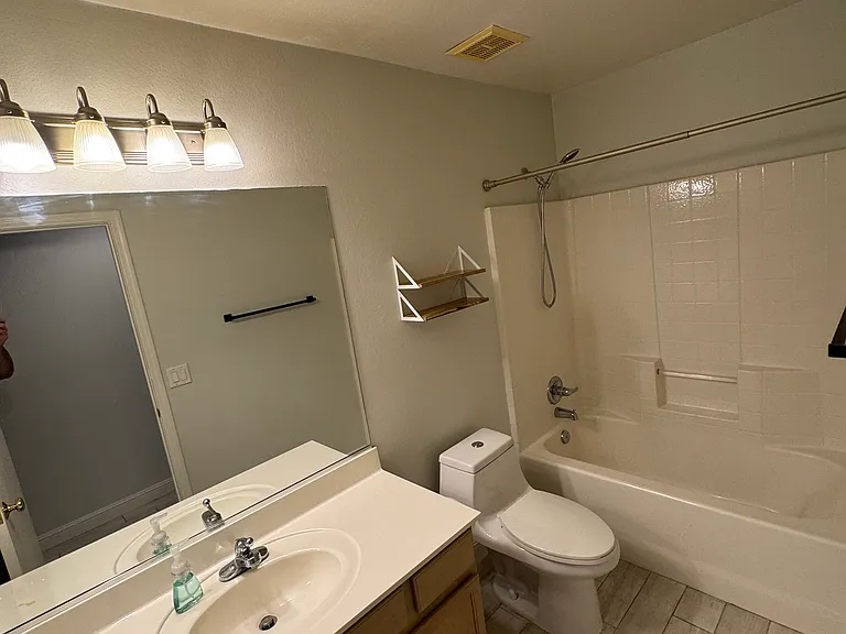 21469 N 79th Dr — Photo 10