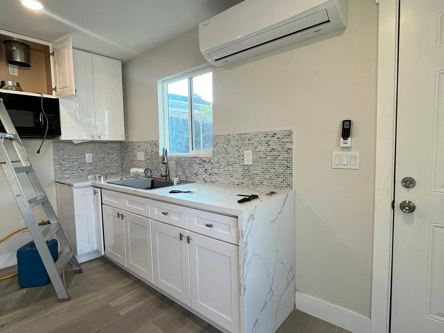 2 bed, 500 sqft, $1,900 — Photo 4