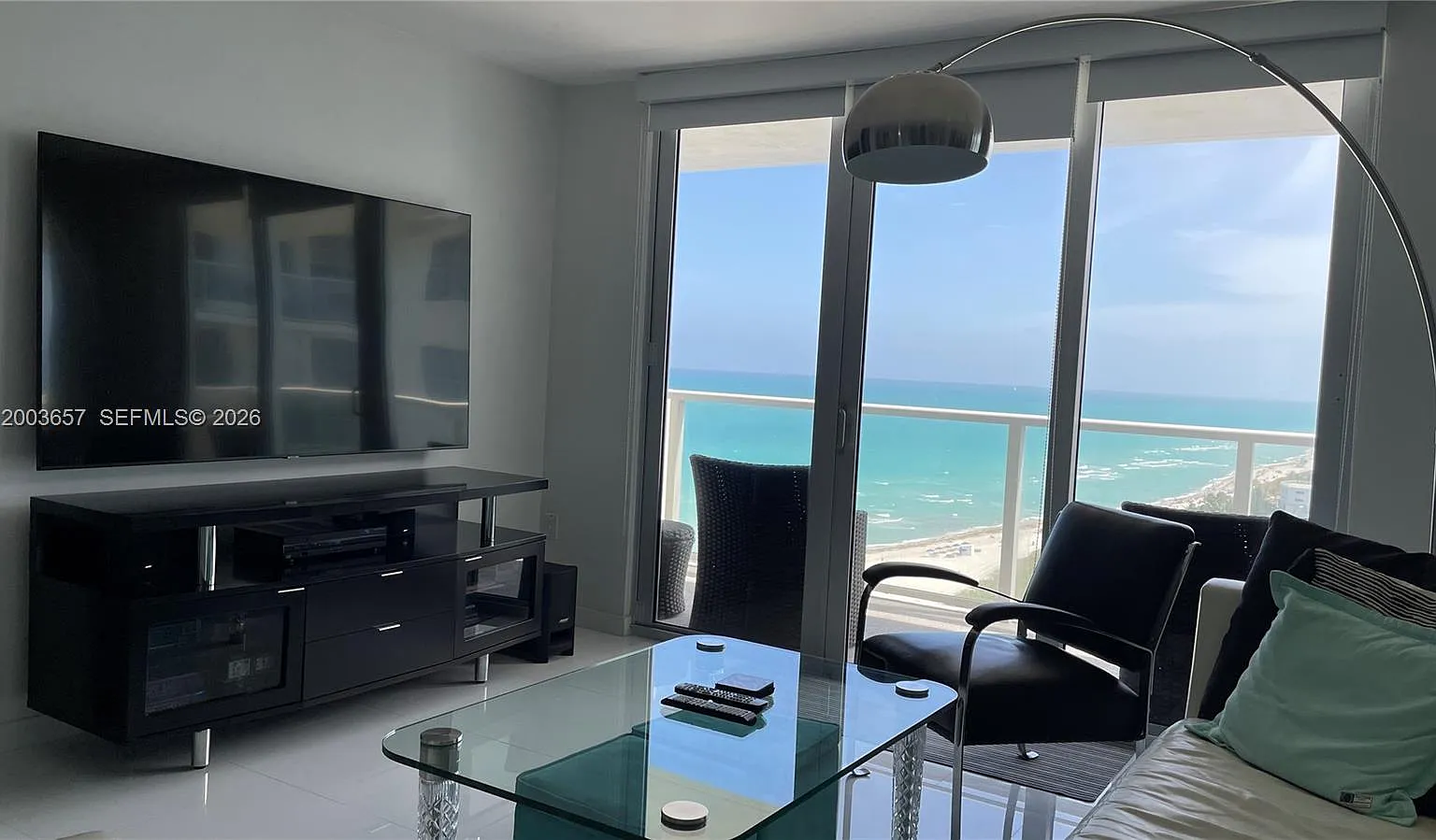 Arlen Beach Condo — Photo 1