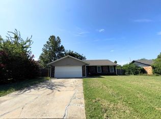 5904 SE 8th St, Oklahoma City, OK 73110