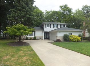 3041 Belmont Dr, Brooklyn Heights, OH 44131