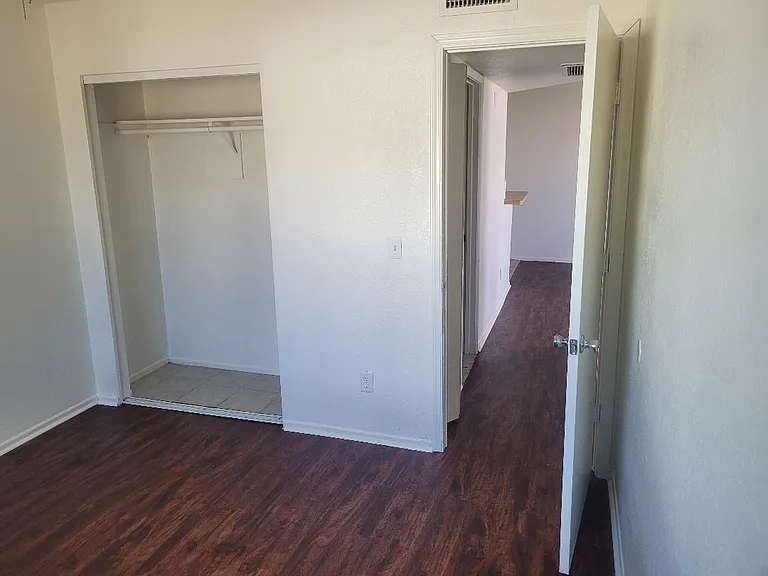 444 E Southern Ave — Photo 11