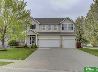 1802 Ranch Dr, Papillion, NE 68046