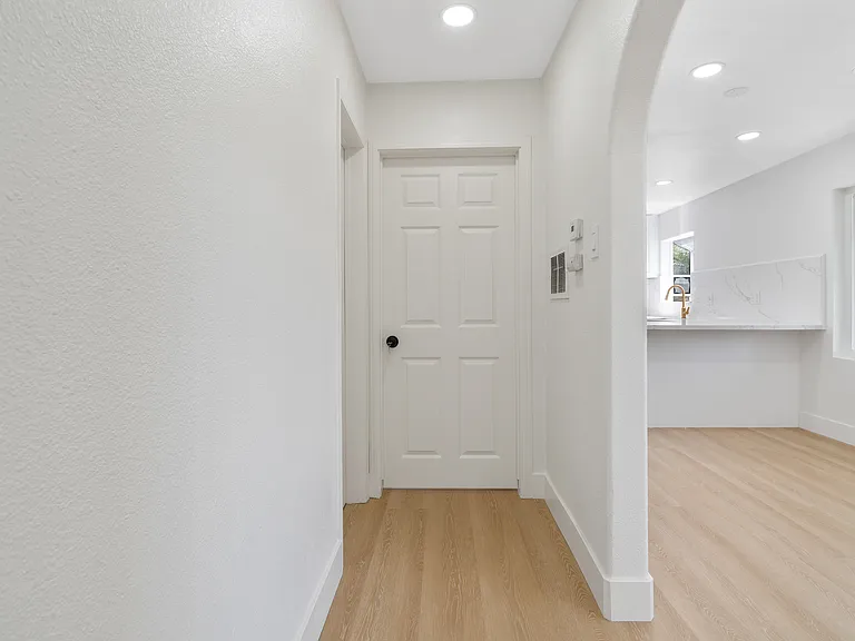 2521 W Stanford St — Photo 20