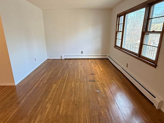 4th image of 115 McAdoo Ave #1
