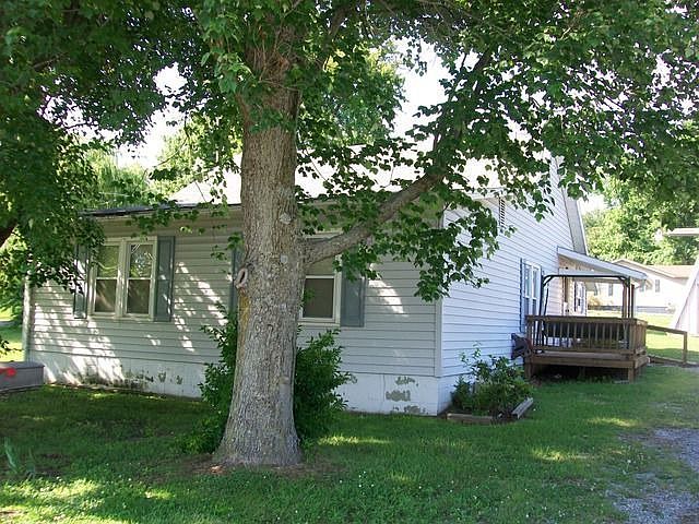 1st image of 905 Perkins St