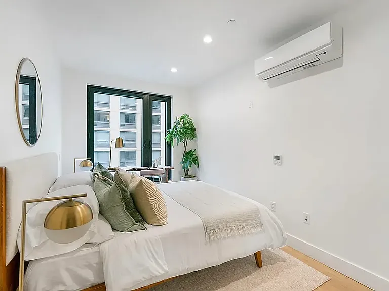 260 Gold St #713 — Photo 10
