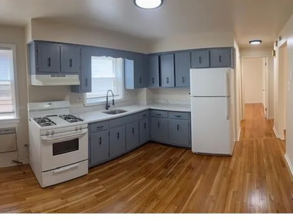 10338 S Walden Pkwy #2B, Chicago, IL 60643