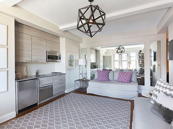 4th image of 157 E 72nd St APT 14C