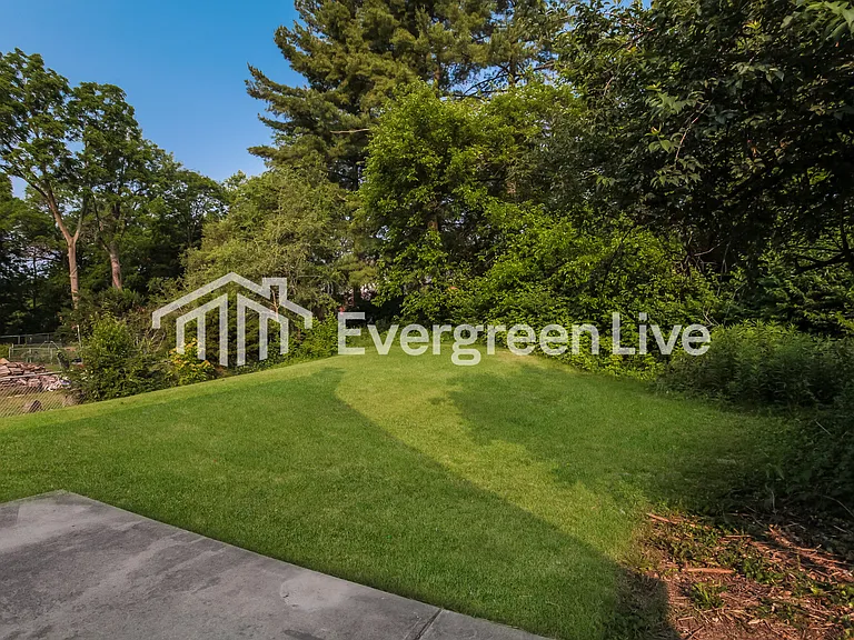 1135 Wendover Ct — Photo 15