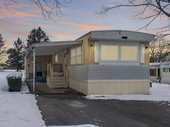 153 Crestwood Dr, Mount Wolf, PA 17347