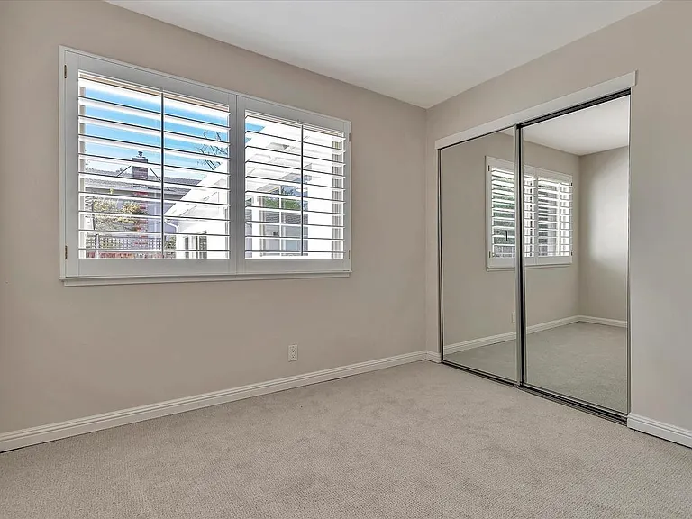 121 Saint Philip Ct — Photo 31