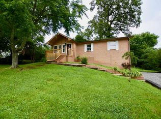 164 Hallmark Cir, Radcliff, KY 40160