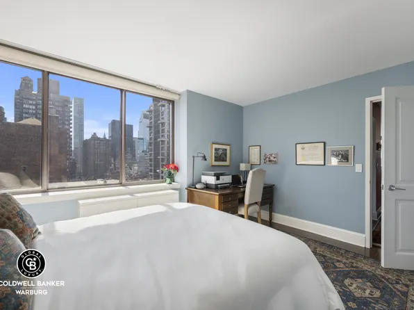 300 East 64th Street image 5 of 12