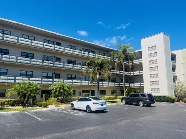 6080 80th St N Unit 1-301, Saint Petersburg, FL 33709