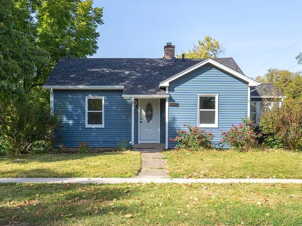 1004 N 4th Ave W, Newton, IA 50208