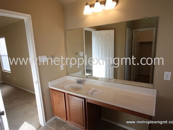5th image of 601 Bent Oak Dr
