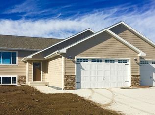 2108 Larkspur Ridge Dr, Brookings, SD 57006