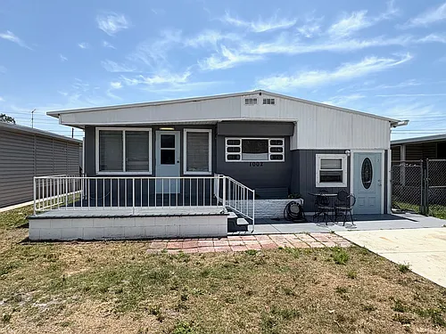 1002 50th Avenue Dr W Photo 1